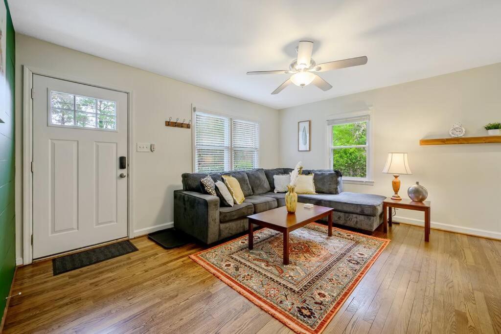 Cozy 3 Bedroom Cottage With Huge Fenced-In Yard Raleigh Exterior foto