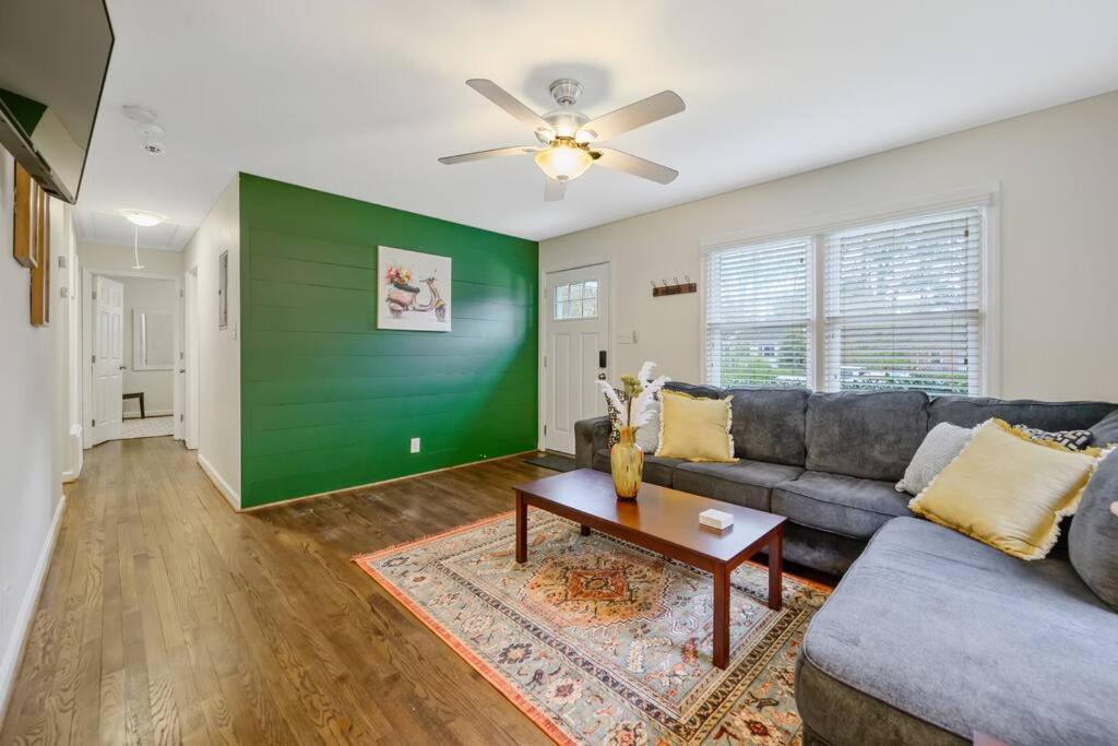 Cozy 3 Bedroom Cottage With Huge Fenced-In Yard Raleigh Exterior foto
