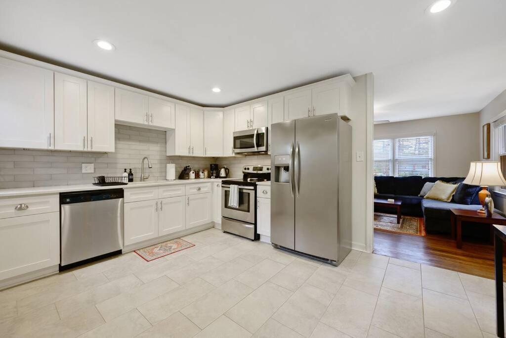 Cozy 3 Bedroom Cottage With Huge Fenced-In Yard Raleigh Exterior foto