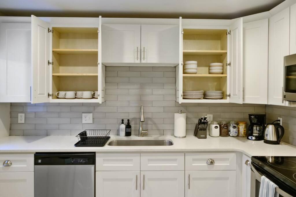 Cozy 3 Bedroom Cottage With Huge Fenced-In Yard Raleigh Exterior foto