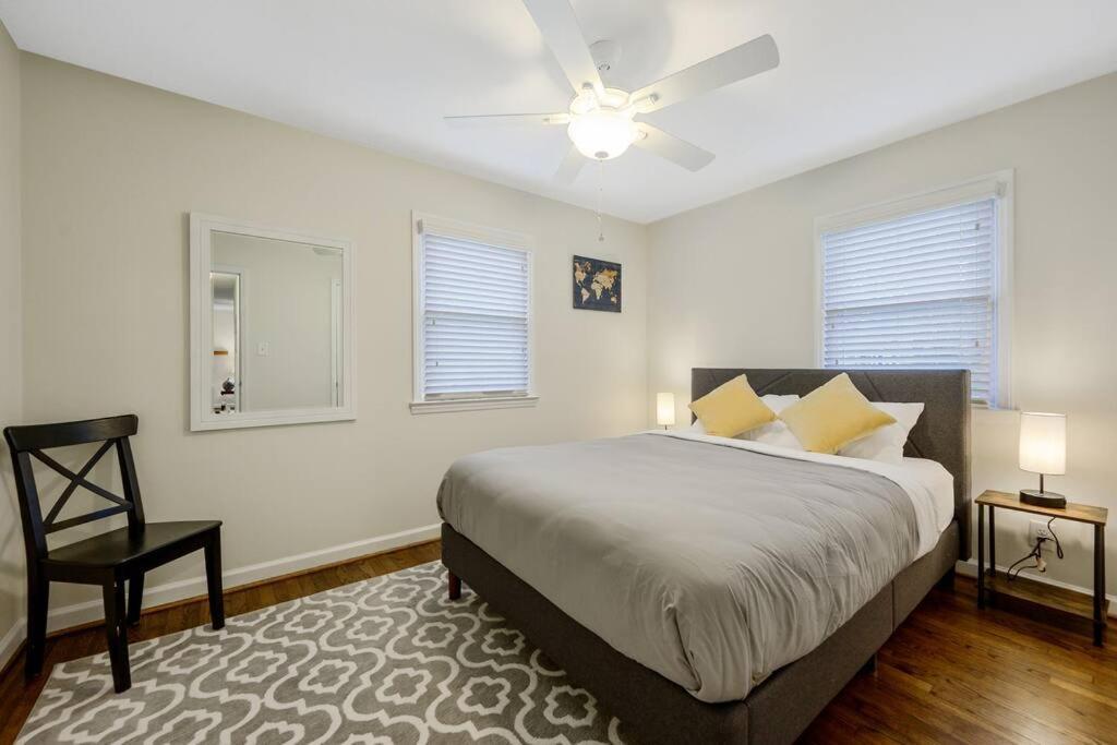 Cozy 3 Bedroom Cottage With Huge Fenced-In Yard Raleigh Exterior foto
